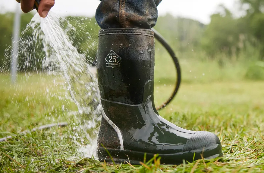 The Original Muck Boot Company marks 25th anniversary with a trip to the Isle of Muck in Scotland!